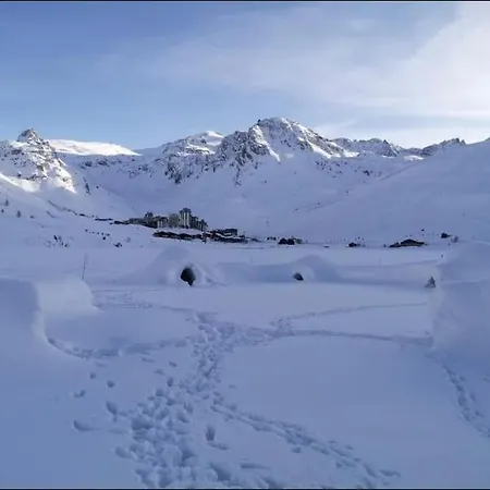 Le Lac, Au Pied Des Pistes, In-out.
