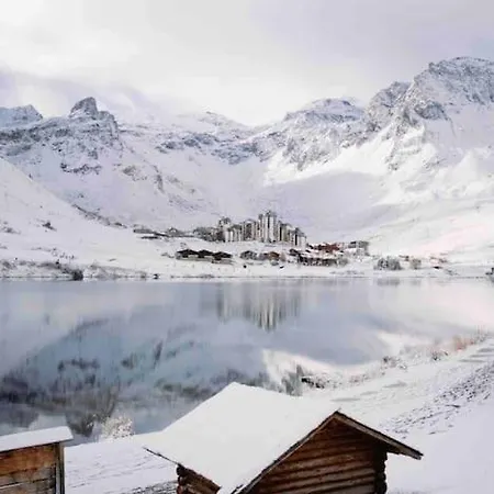 Le Lac, Au Pied Des Pistes, In-out.