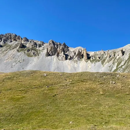 Le Lac, Au Pied Des Pistes, In-out.